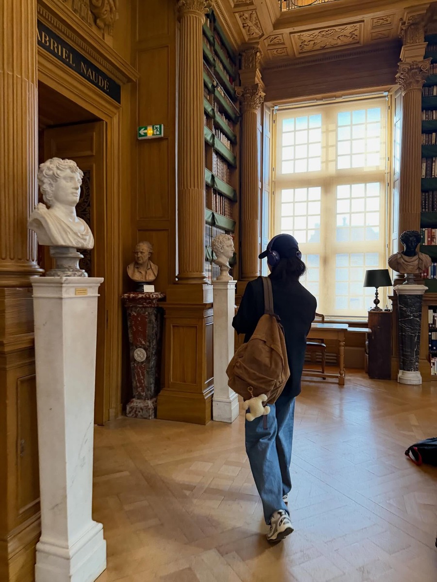 수지 백팩 스웨이드