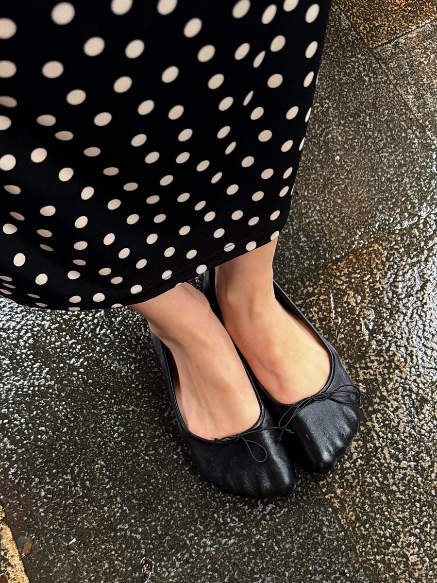 솔라 도트 미디스커트