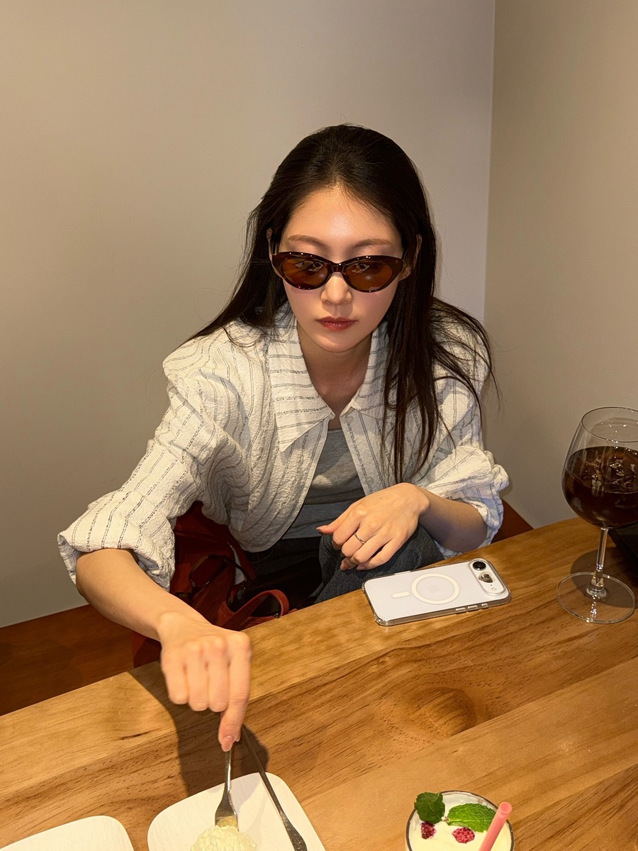 공승연 줄무늬 스트라이프셔츠