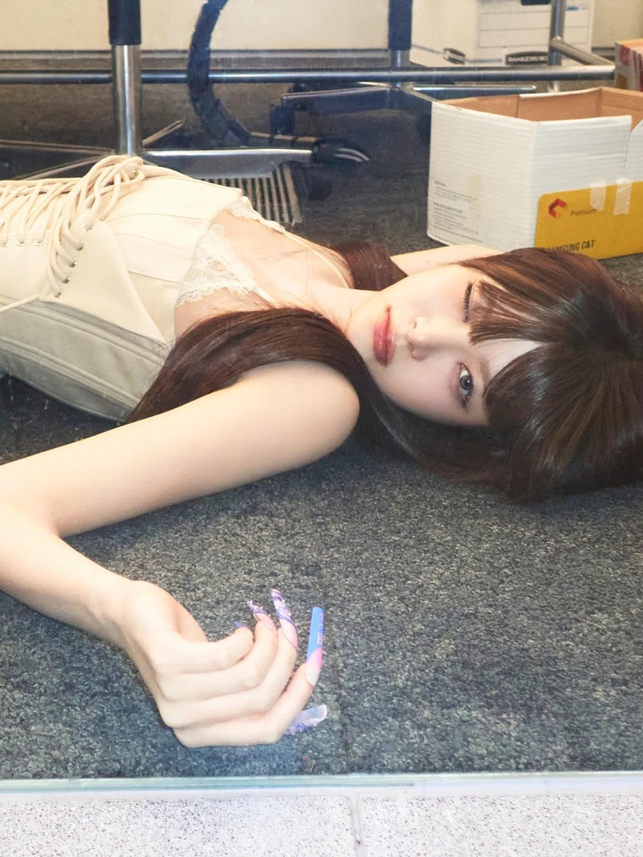 르세라핌 코르셋 새깅 