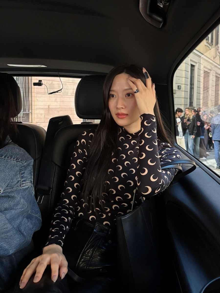 문가영 올블랙
