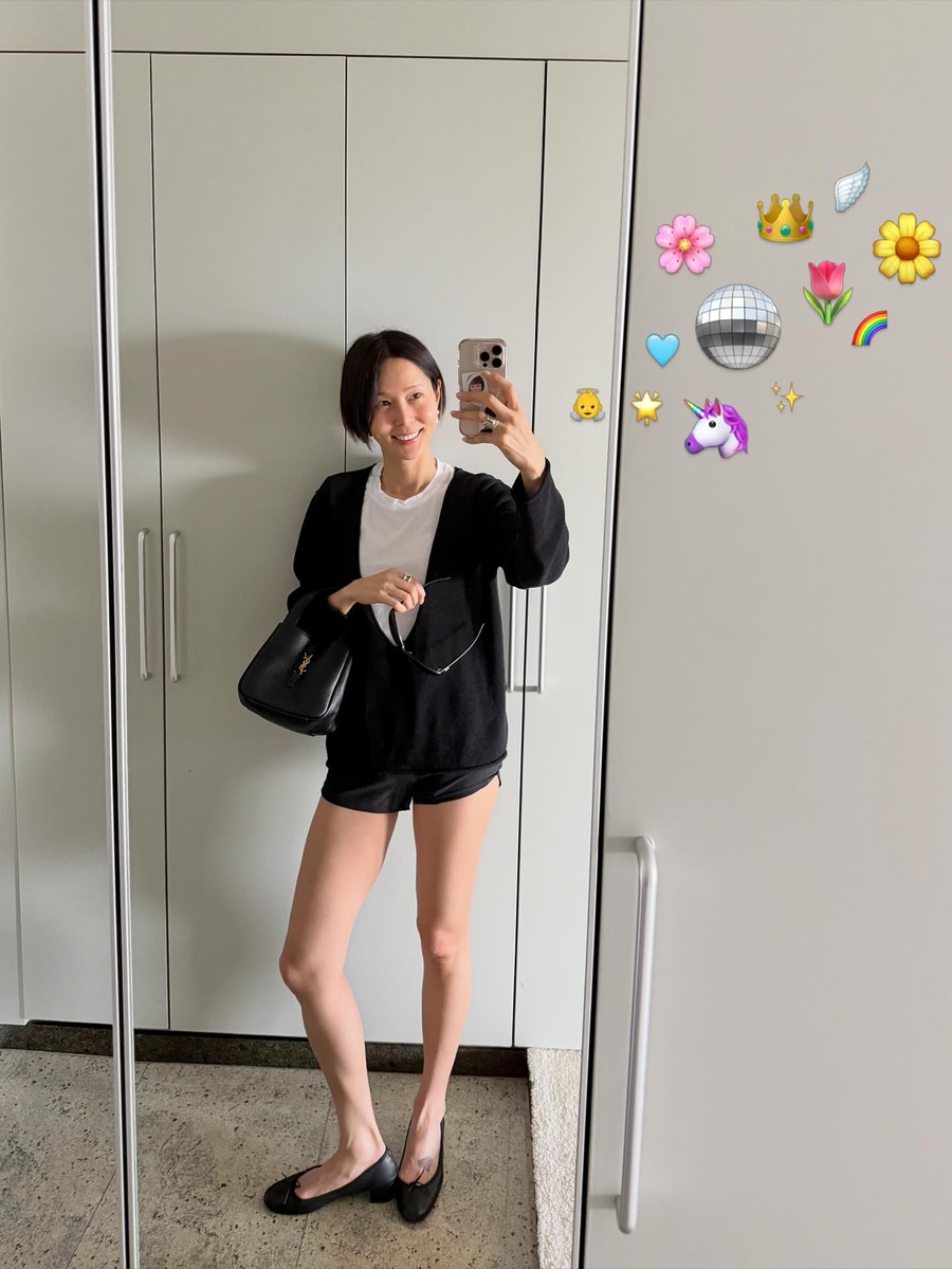 김나영 올블랙 쇼츠 플랫슈즈 레페토