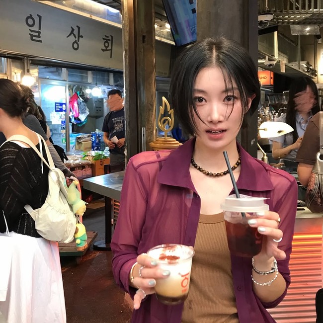핫 걸들이 사랑하는 여름 ‘웻 헤어’ 이렇게 스타일링하세요