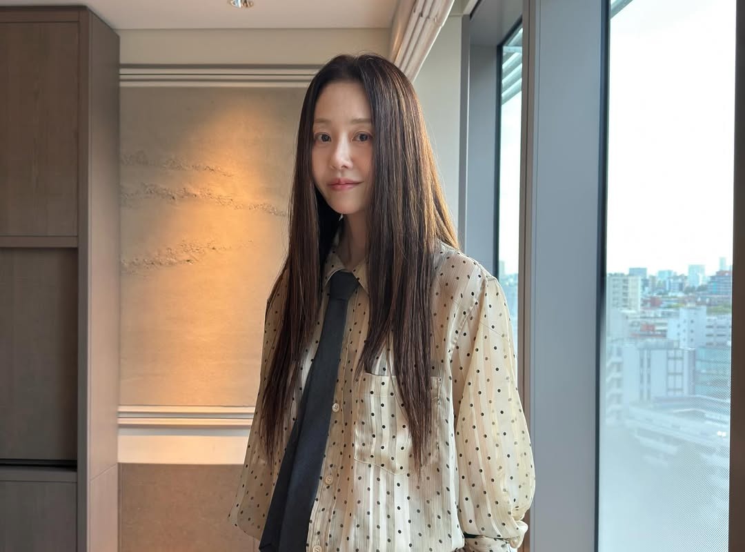 안색이 칙칙하고 더워 보인다면? 메이크업 대신 눈썹 염색을 할 것