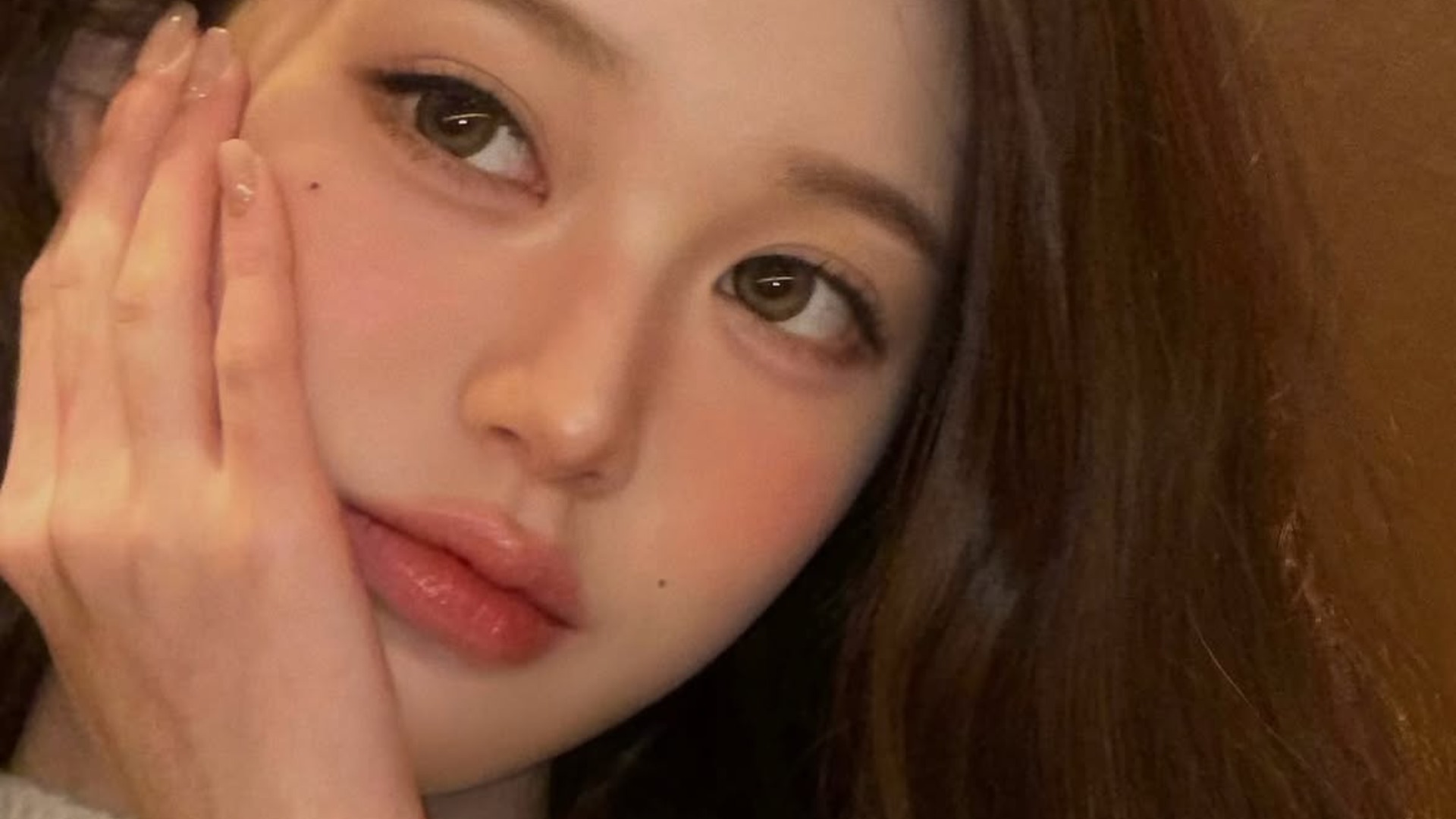 올가을 립은 매트와 글로스 그 사이
